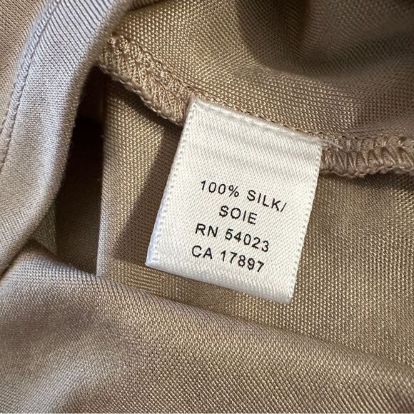 Banana Republic 100% Silk Short Sleeve Top - Picture 7 of 8